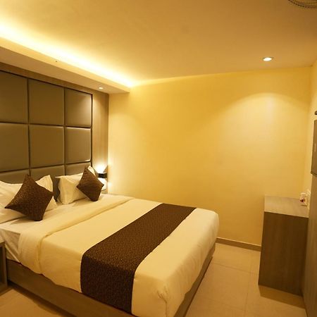 Hotel Boston Mumbai Exterior photo