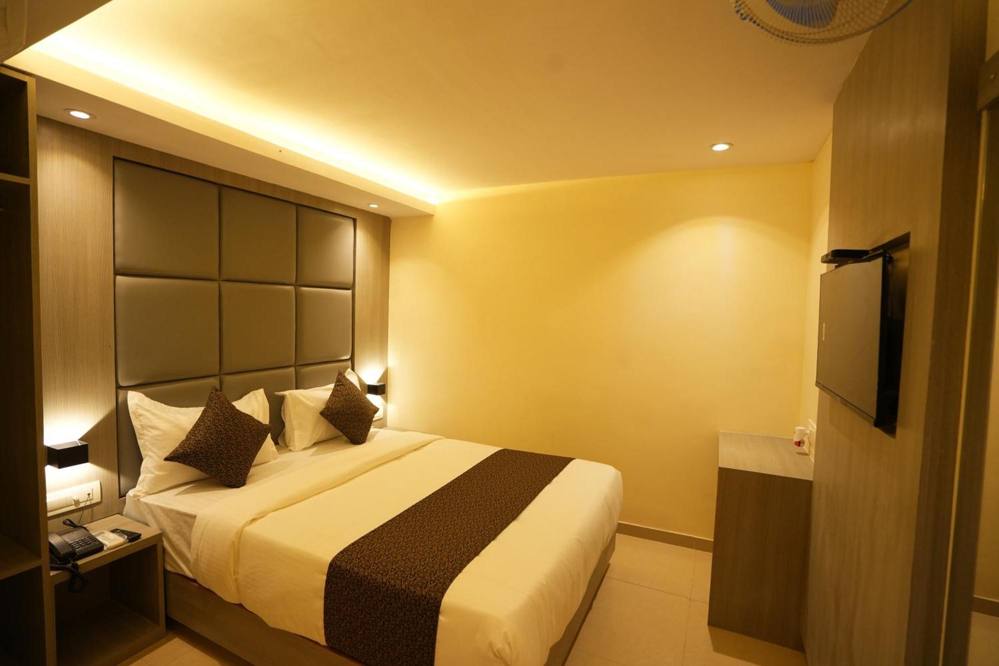 Hotel Boston Mumbai Exterior photo