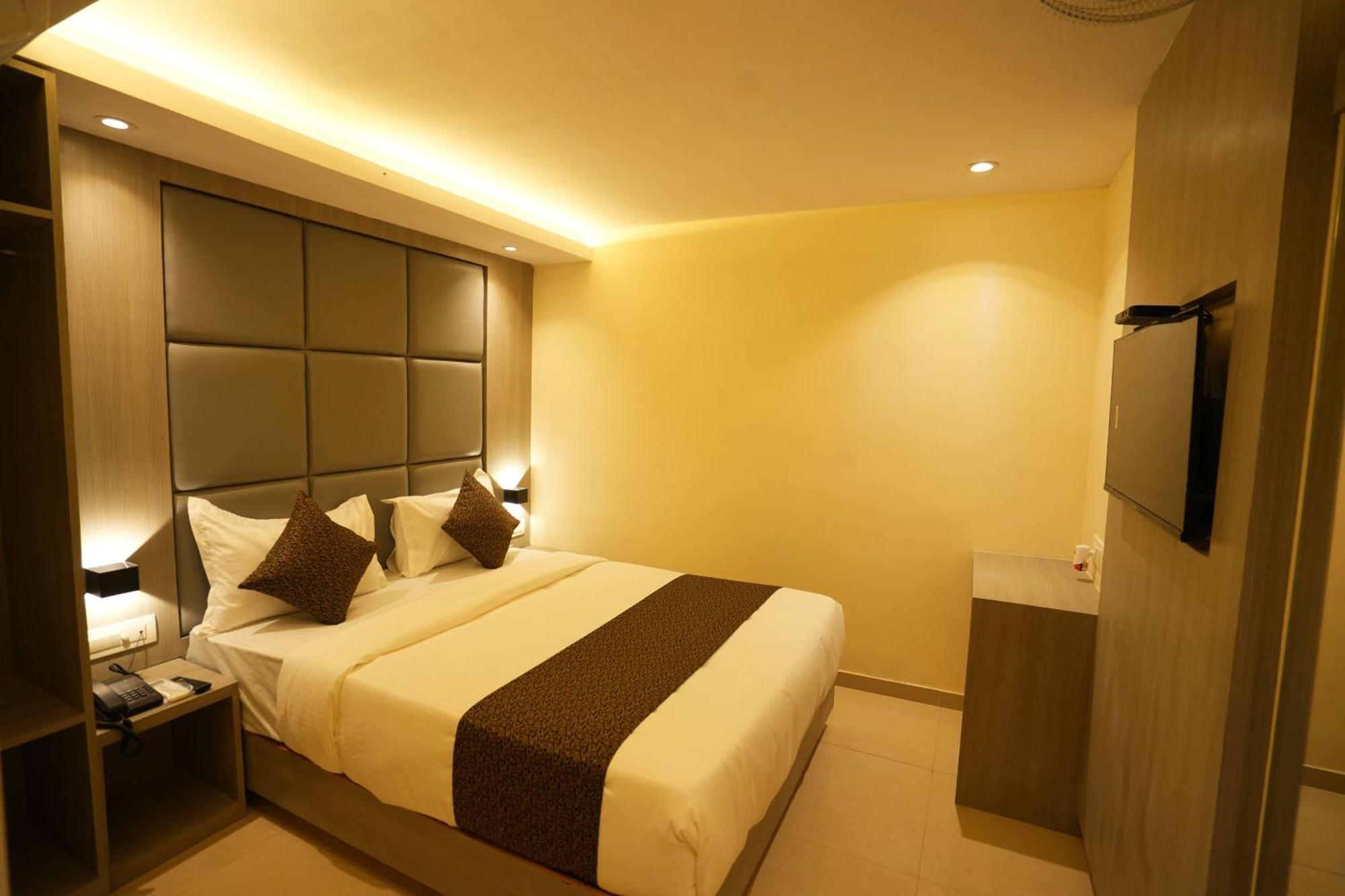 Hotel Boston Mumbai Exterior photo