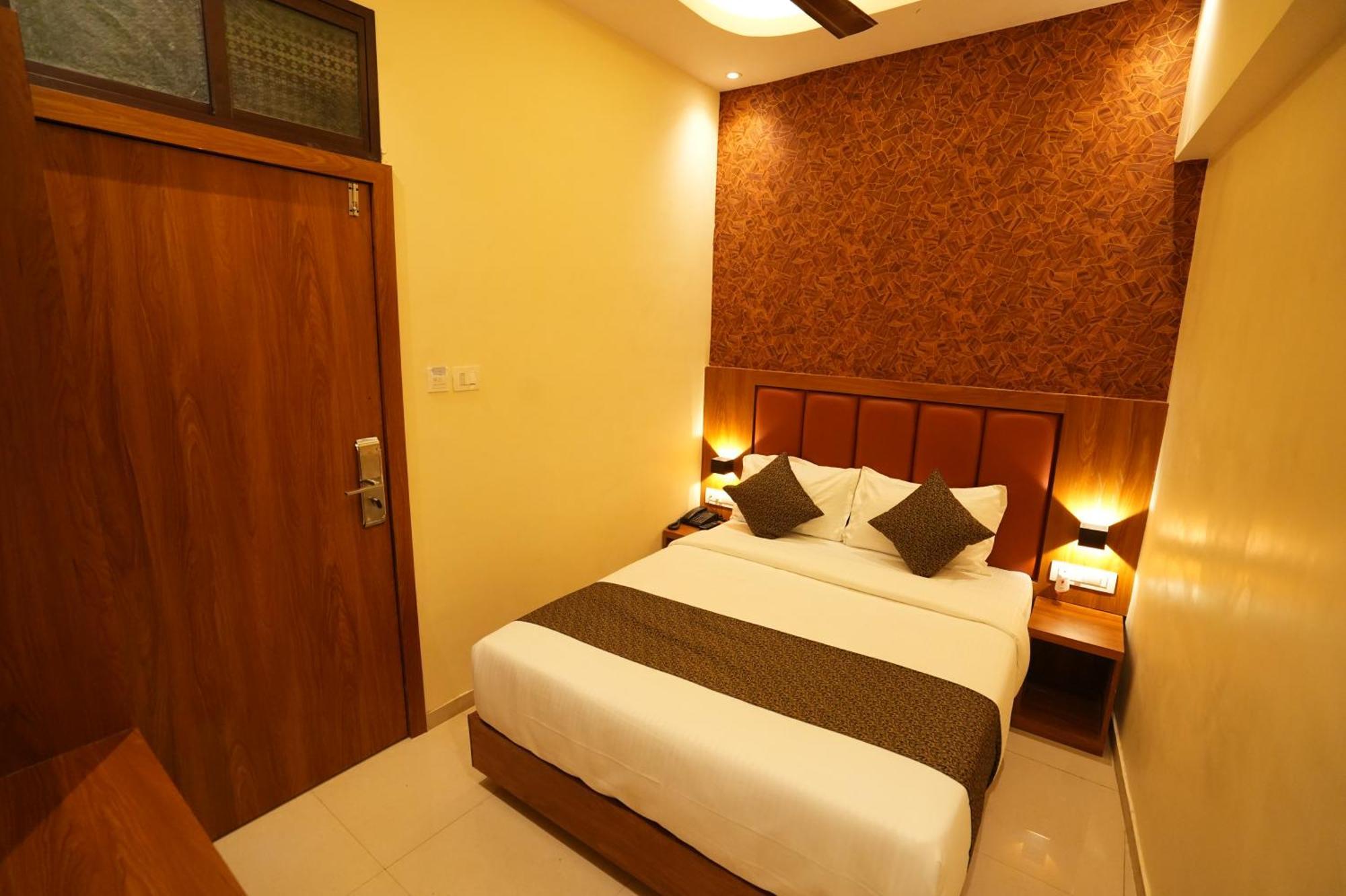 Hotel Boston Mumbai Exterior photo