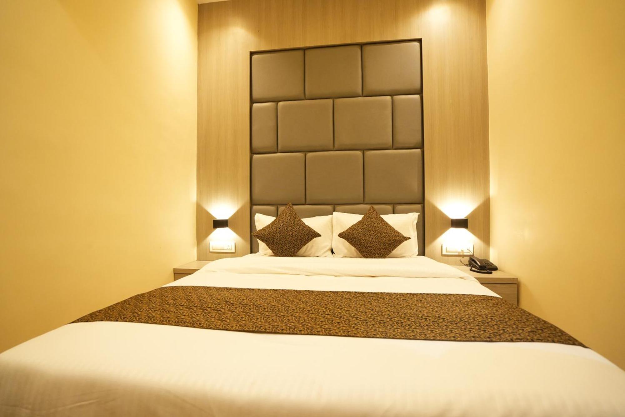 Hotel Boston Mumbai Exterior photo