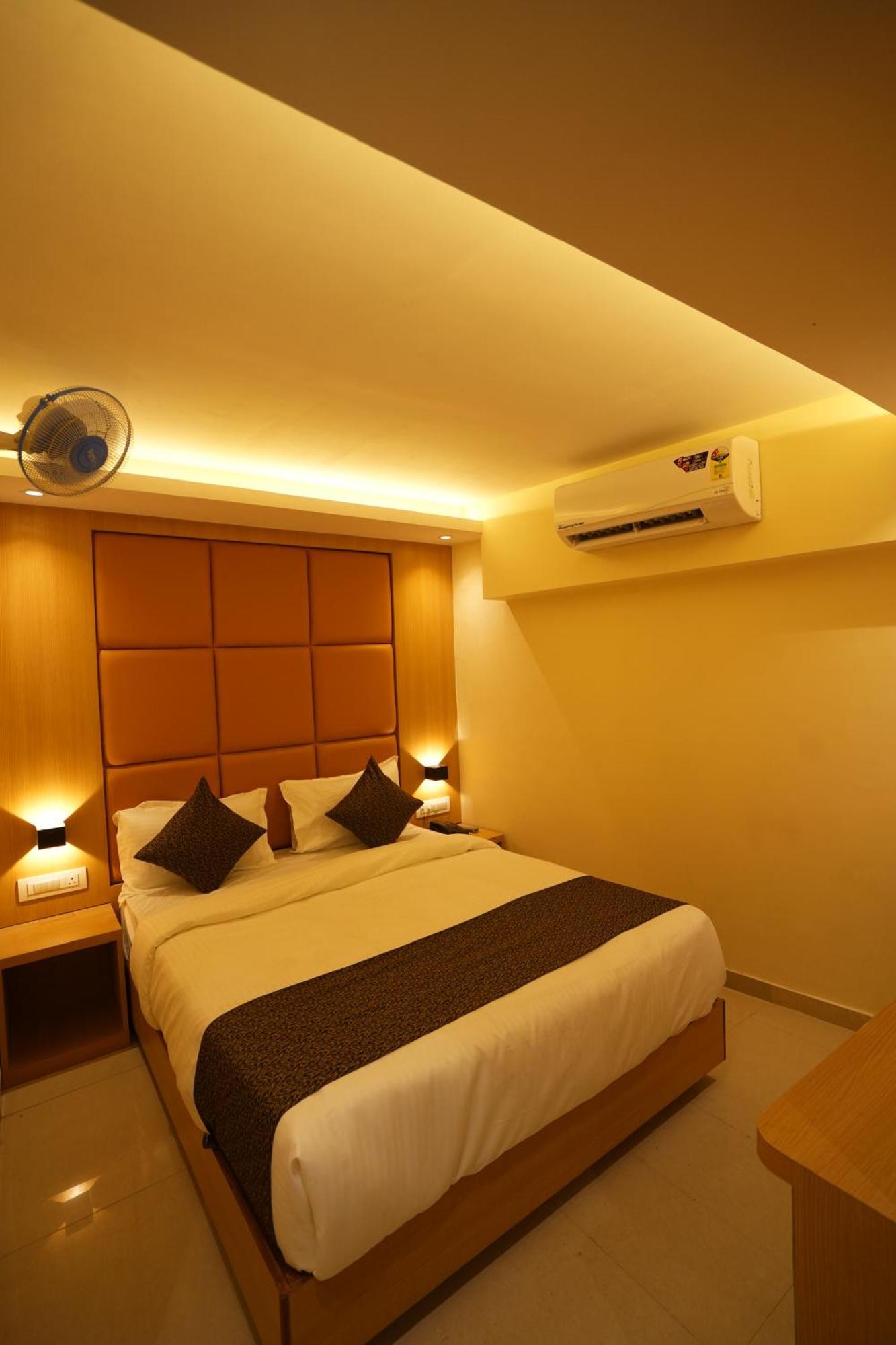 Hotel Boston Mumbai Exterior photo
