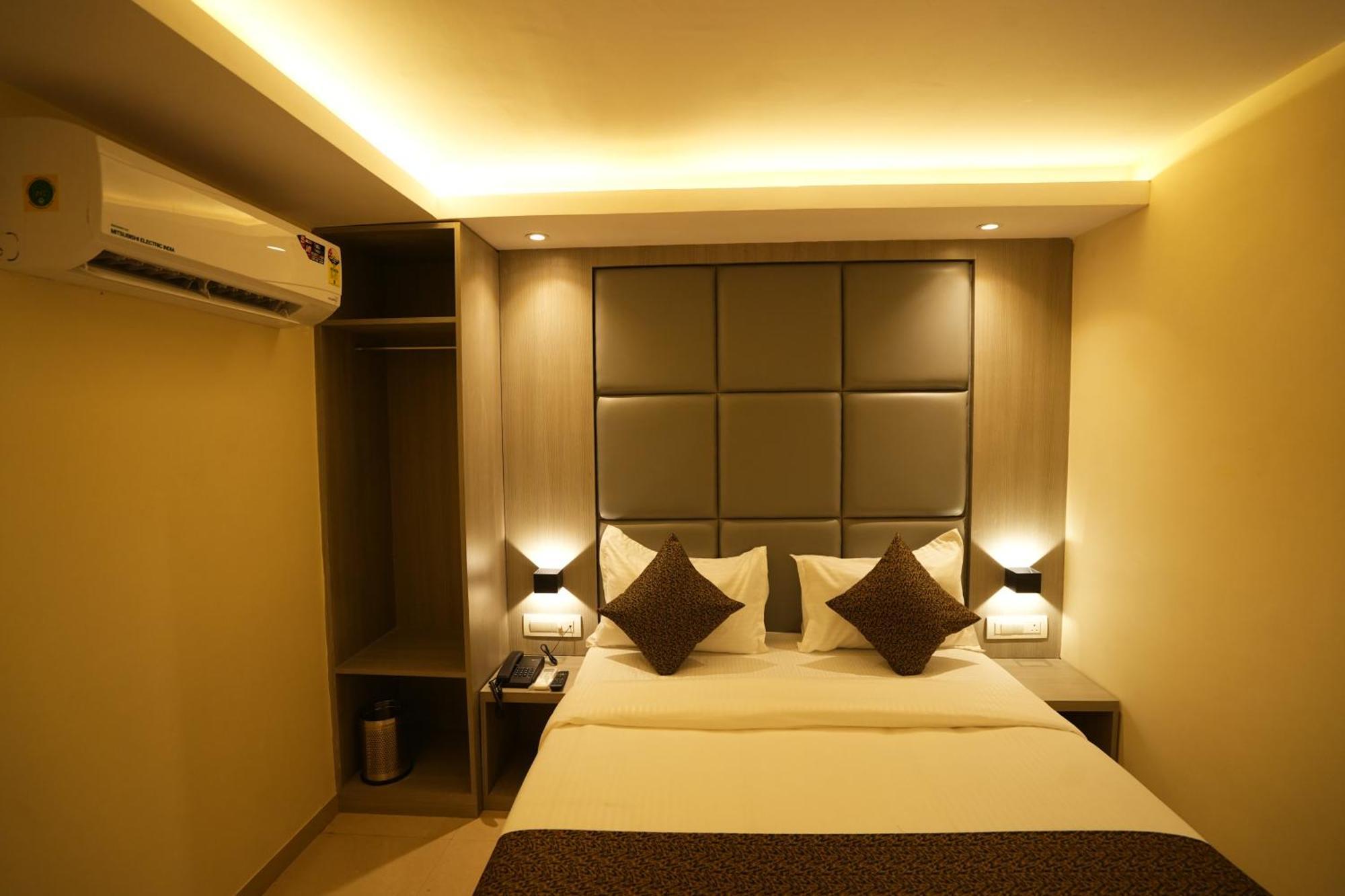Hotel Boston Mumbai Exterior photo