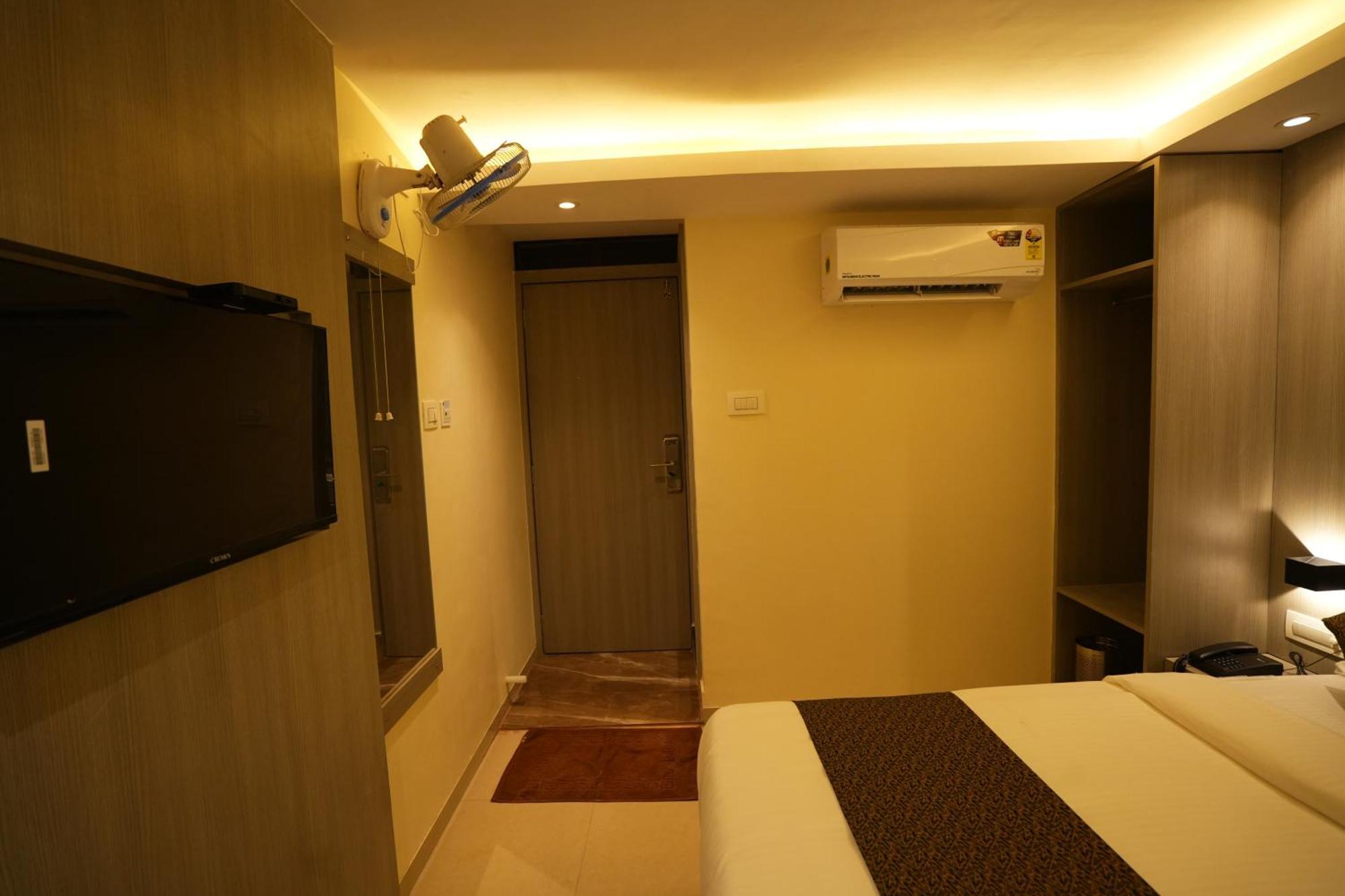 Hotel Boston Mumbai Exterior photo